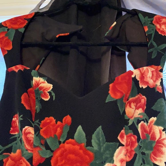 Guess dress with floral print - Picture 4 of 4